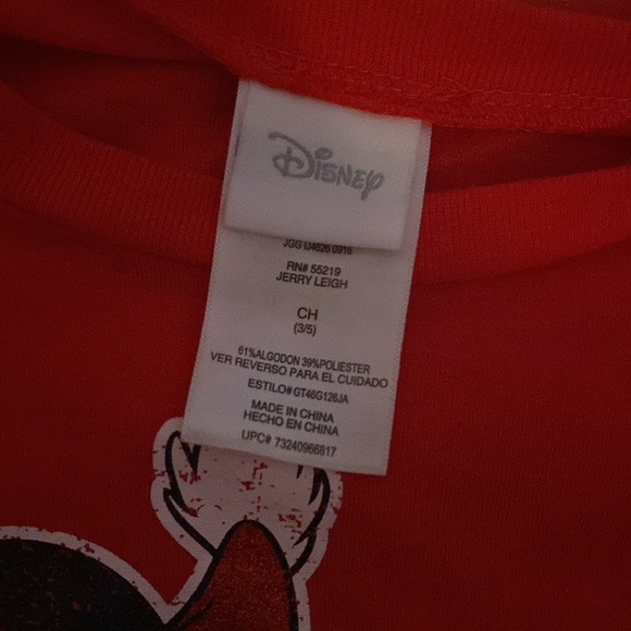 Vintage Disney Christmas t-shirt! Great Christmas present option! - Picture 3 of 3